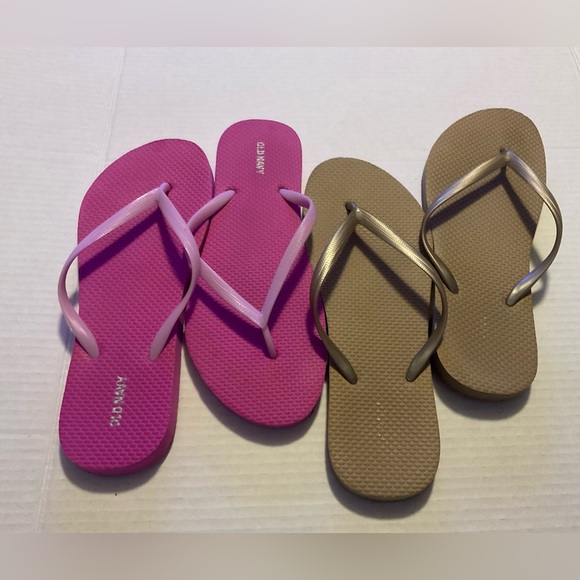 Old Navy Flip Flops - Picture 2 of 3